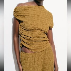 Zara TEXTURED ASYMMETRIC TOP